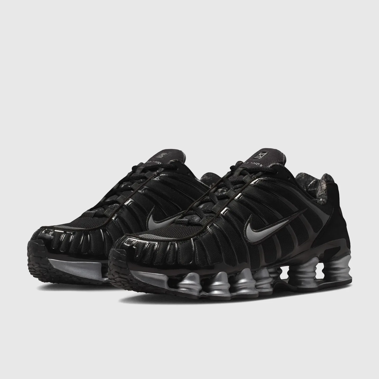 Black Dark Smoke Grey Metallic Cool Grey Trainers