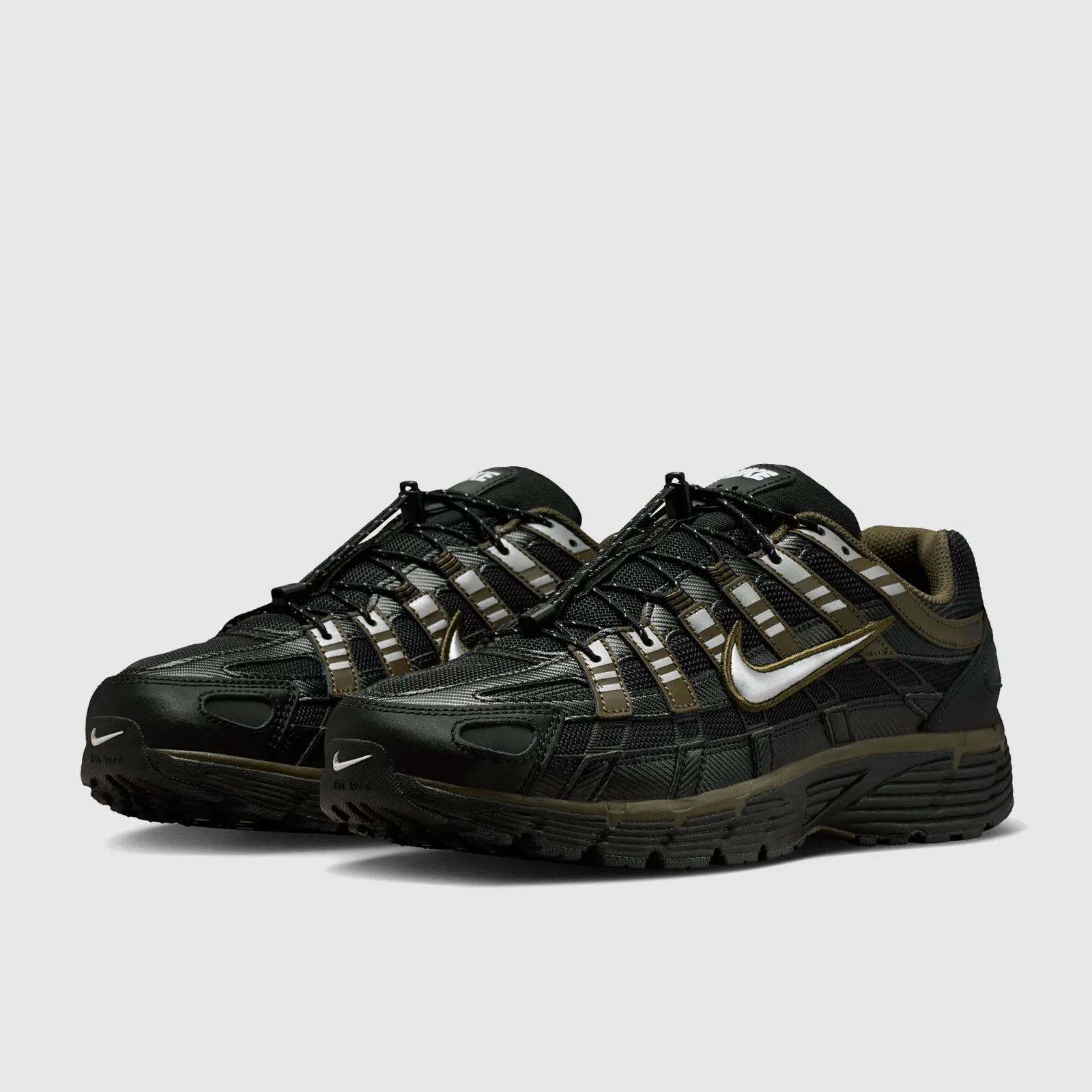 Black Metallic Silver Dark Hazel Trainers