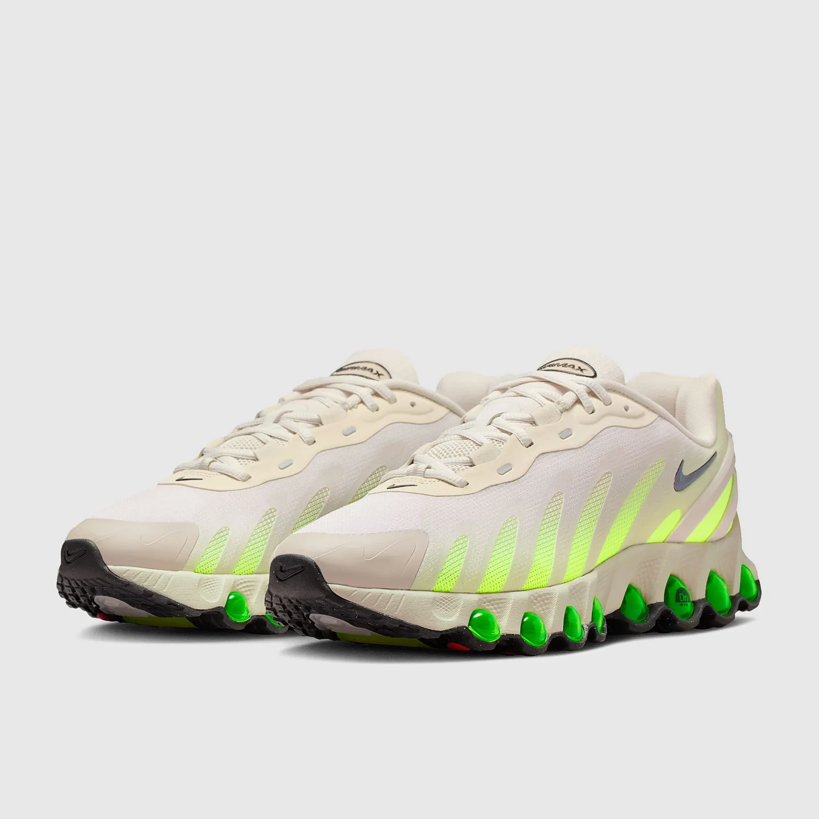 Lt Orewood Brown Black Moon Particle Trainers